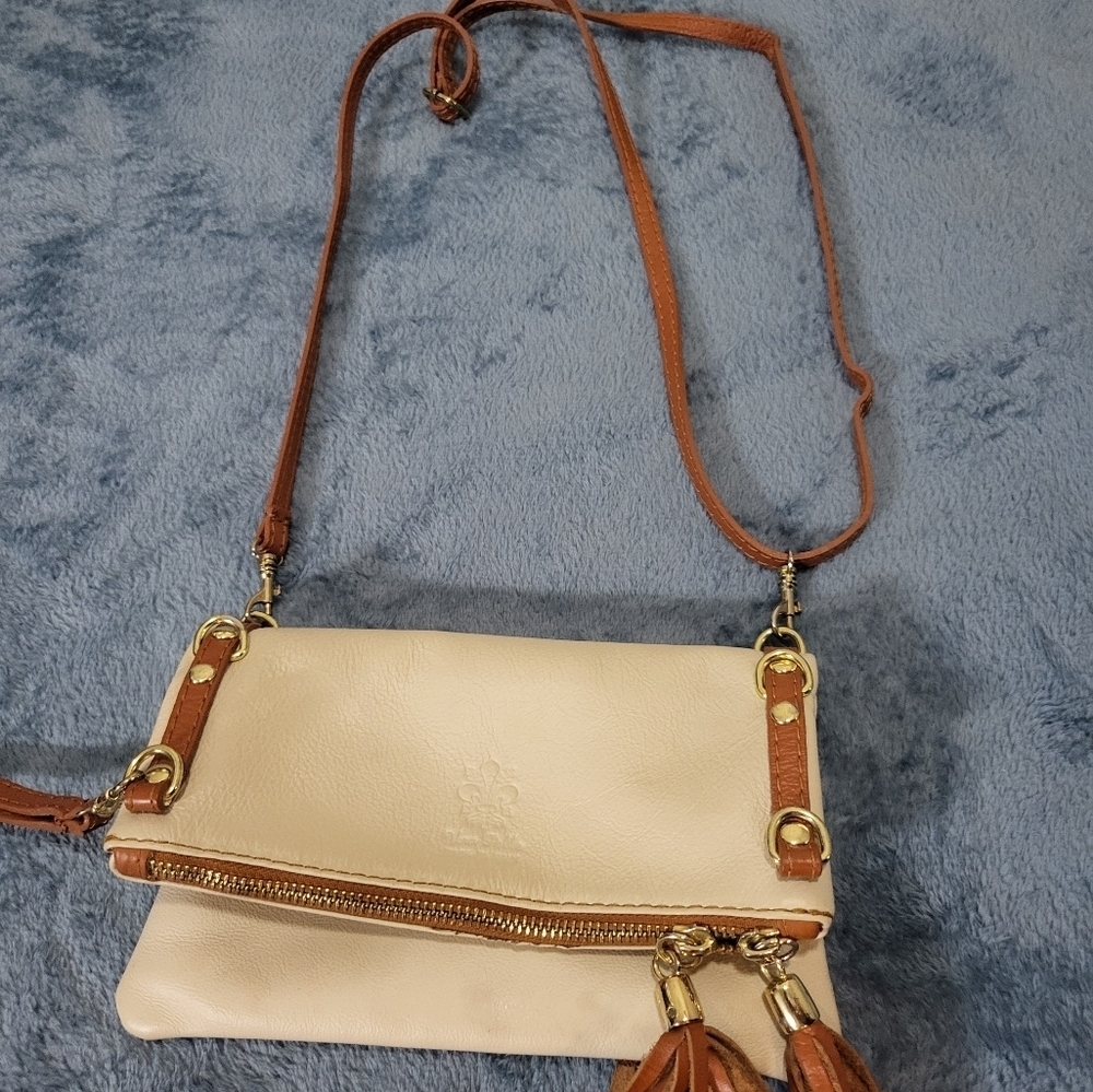 Vera Pelle Elegant Cream and Tan Crossbody Bag - Picture 7 of 11